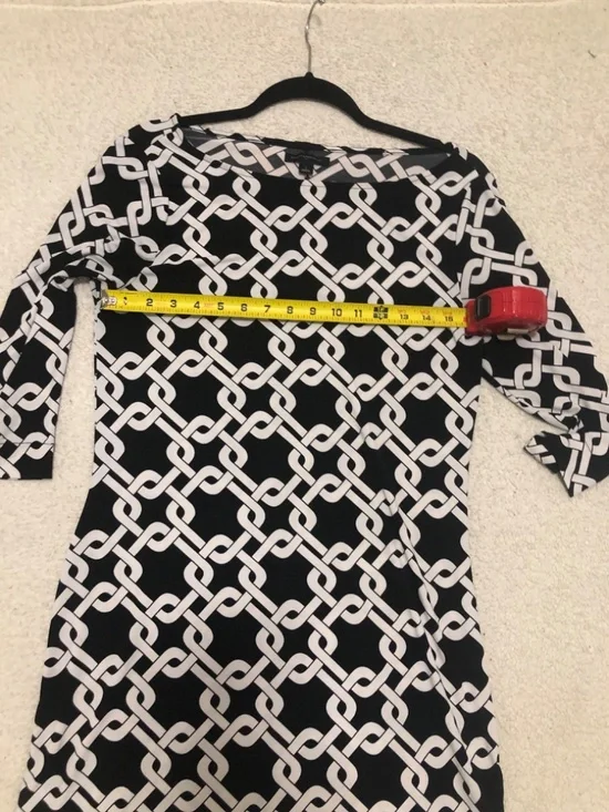 Banana Republic Size S  Black and White Chain Link Knee Length Dress EUC Cute - Picture 4 of 4